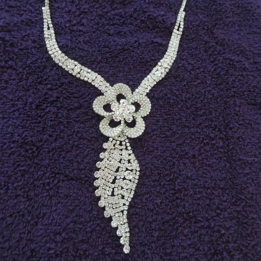 Beautiful Costume Jewelry! 10.75" From Clasp to End